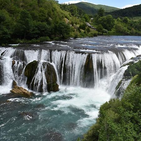 Rooms Vuksa Donji Lapac Екстер'єр фото